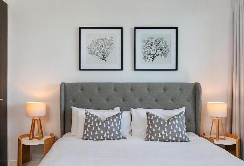 プールビューの２ベッドルームアパート, Element On Coolum Beach