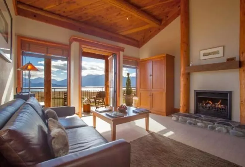 سوییت اجرایی, Fiordland Lodge