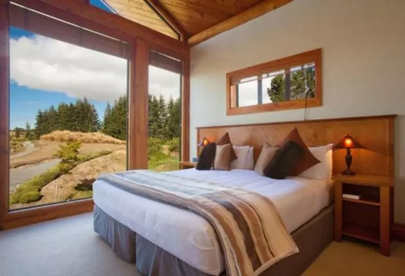 سوییت اجرایی, Fiordland Lodge