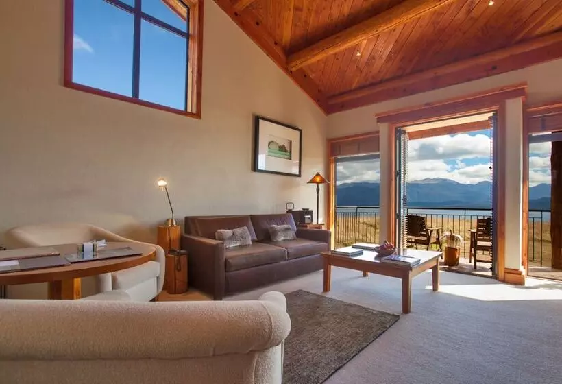 سوییت اجرایی, Fiordland Lodge
