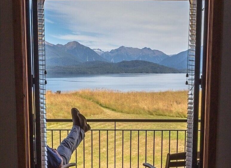 اتاق لوکس, Fiordland Lodge