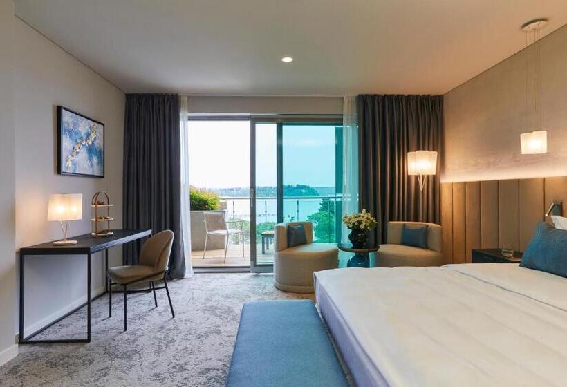 اتاق لوکس با چشم‌انداز دریا, Kempinski Palace Portorož