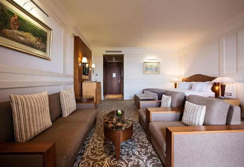 اتاق لوکس با چشم‌انداز دریا, Kempinski Palace Portorož
