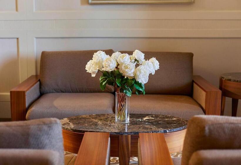 اتاق لوکس با چشمانداز دریا, Kempinski Palace Portorož