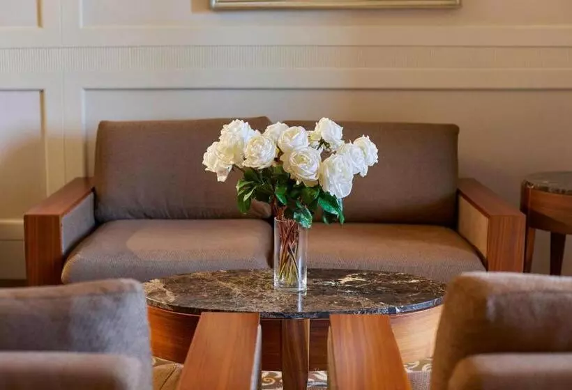 اتاق لوکس با چشم‌انداز دریا, Kempinski Palace Portorož