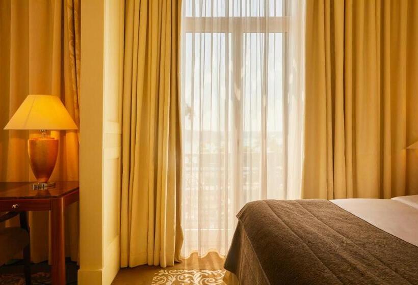 اتاق سوپریور با چشمانداز دریا, Kempinski Palace Portorož