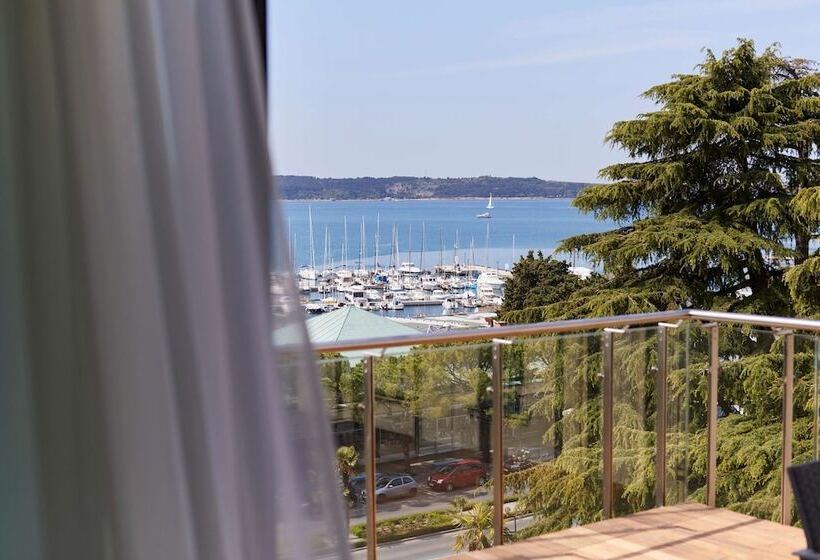 اتاق لوکس با چشم‌انداز دریا, Kempinski Palace Portorož