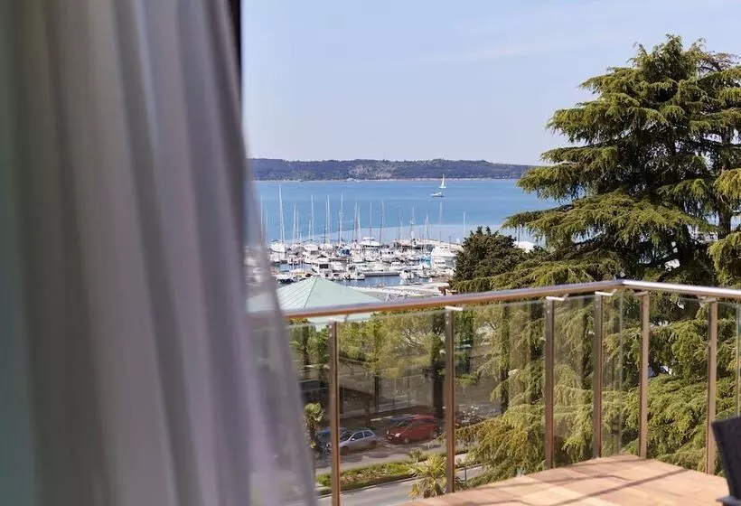 اتاق لوکس با چشم‌انداز دریا, Kempinski Palace Portorož