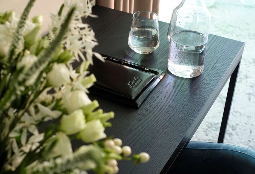 اتاق لوکس با چشمانداز دریا, Kempinski Palace Portorož