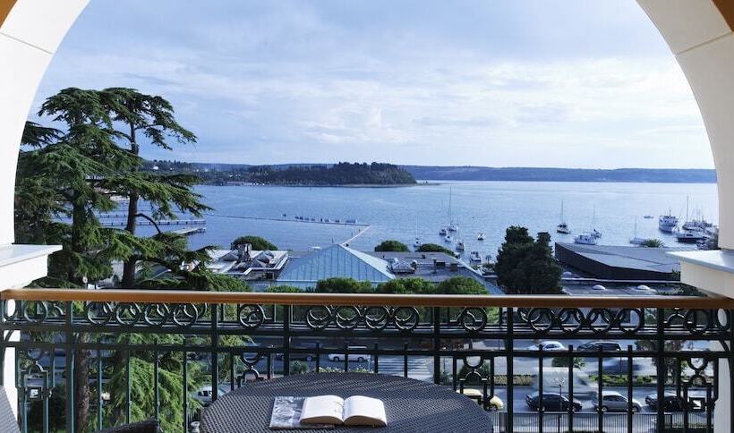 اتاق سوپریور با چشمانداز دریا, Kempinski Palace Portorož