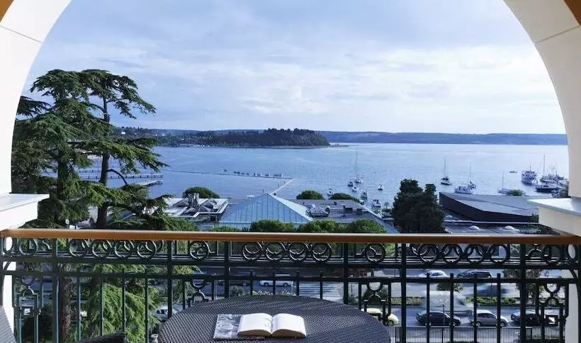 اتاق سوپریور با چشم‌انداز دریا, Kempinski Palace Portorož