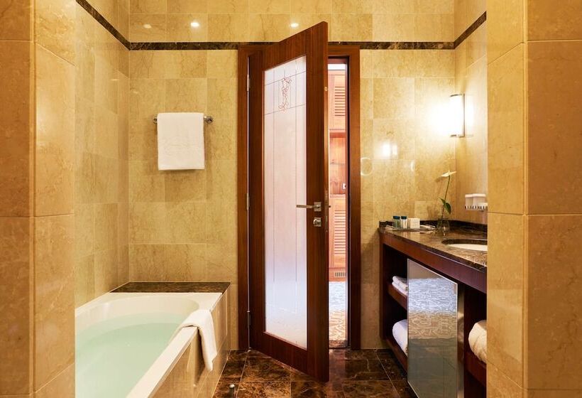 اتاق سوپریور با چشمانداز دریا, Kempinski Palace Portorož