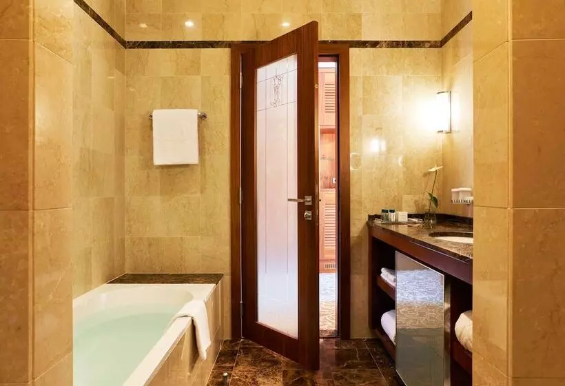 اتاق سوپریور با چشم‌انداز دریا, Kempinski Palace Portorož
