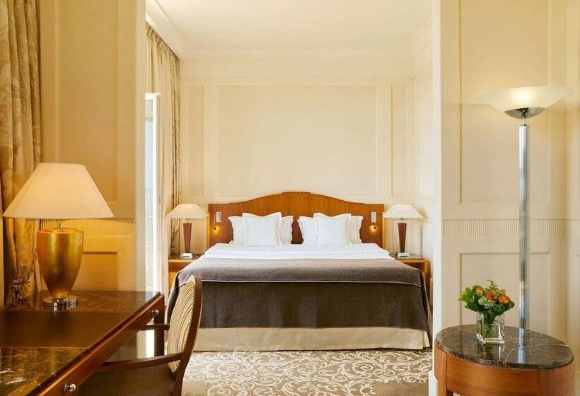 اتاق سوپریور با چشمانداز دریا, Kempinski Palace Portorož