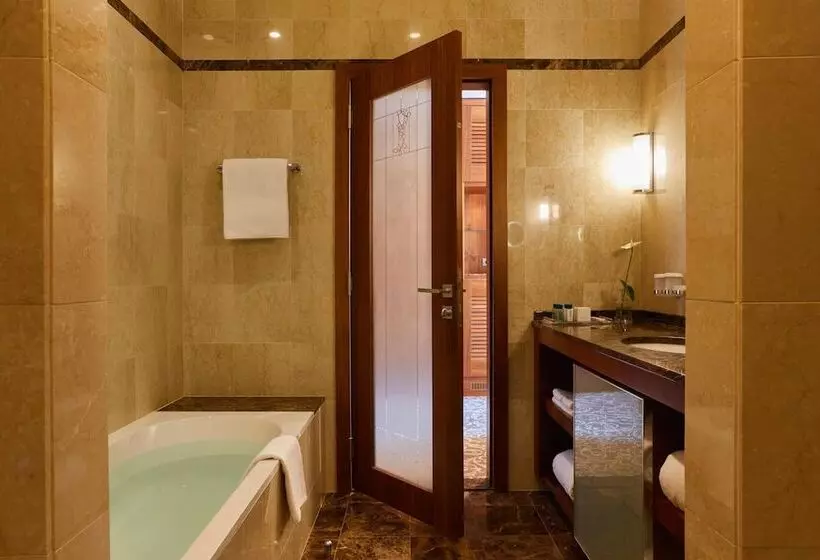 اتاق سوپریور با چشم‌انداز دریا, Kempinski Palace Portorož