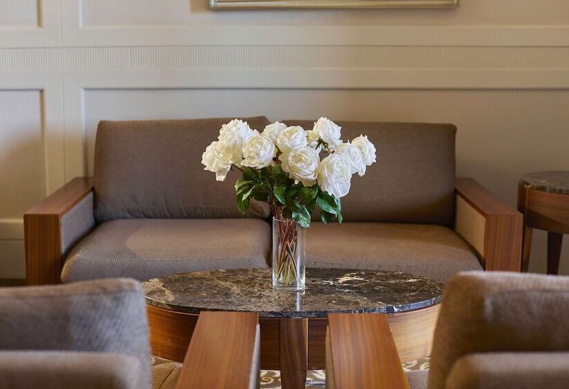 اتاق لوکس با چشمانداز دریا, Kempinski Palace Portorož