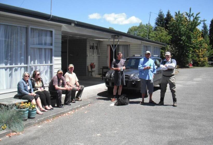 חדר משפתחתי סופריור, Tongariro River Motel
