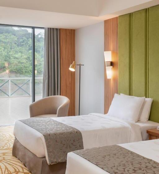 سوییت خانوادگی, Zenith Hotel Cameron