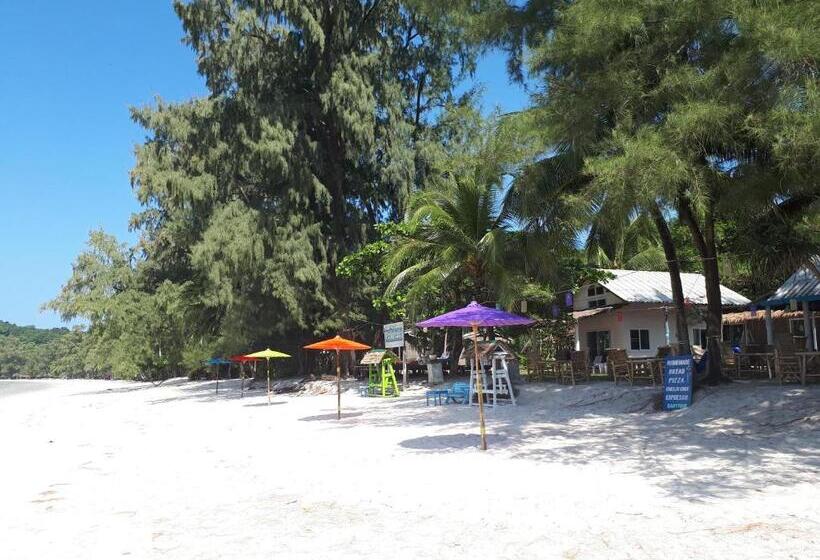 ‫فيلا غرفة نوم واحدة, Phayam Friends