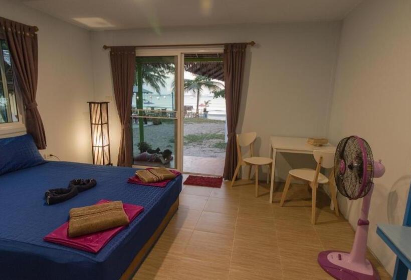 غرفة عائلية مطلّة علي البحر, Phayam Friends