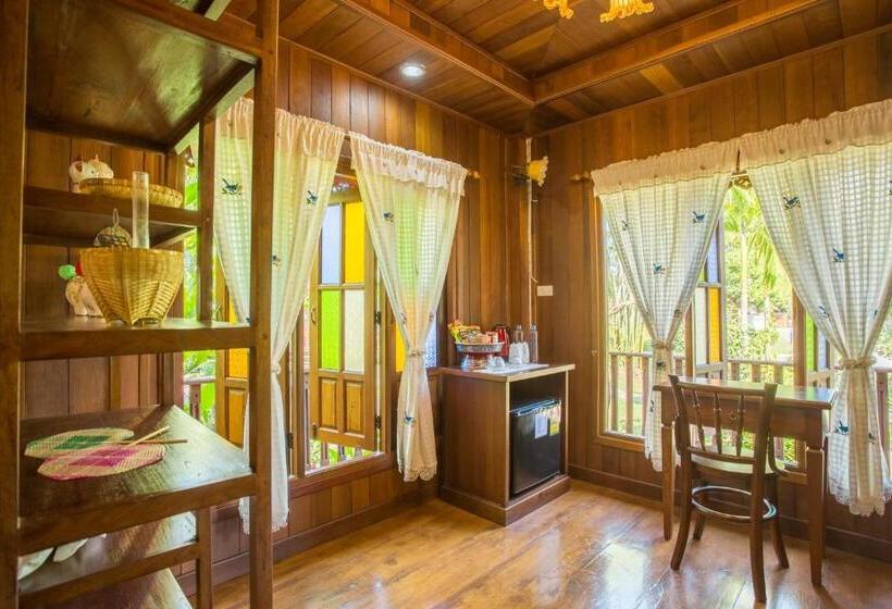 غرفة قياسية مزوَّدة بشُرفة, Suksatan Lamphun