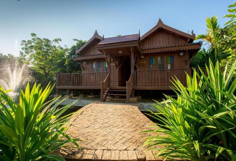 Номер Стандарт с Балконом, Suksatan Lamphun