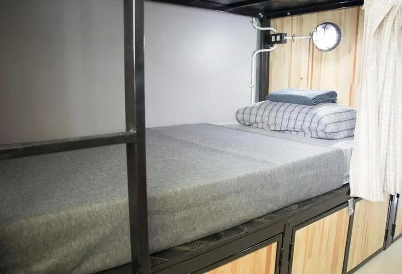 ルームシェアのワンベッド, @the Pier 519 Hostel