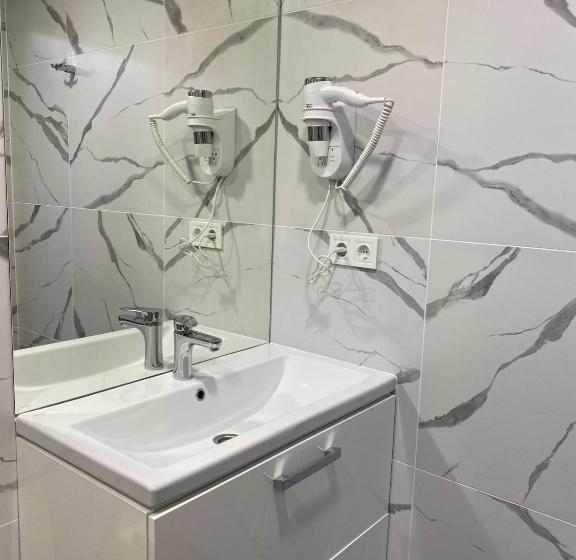 اتاق لوکس سه تخته, Prestige Apartments Berezinka