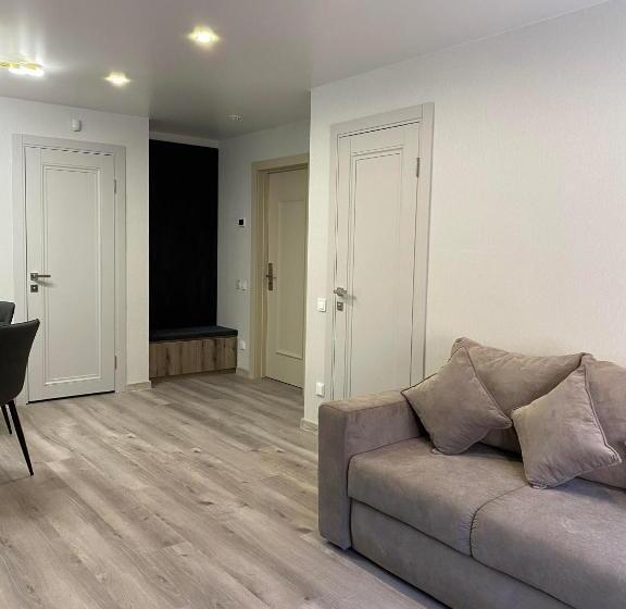 اتاق لوکس سه تخته, Prestige Apartments Berezinka