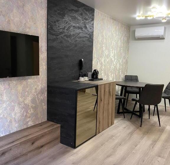 اتاق لوکس سه تخته, Prestige Apartments Berezinka