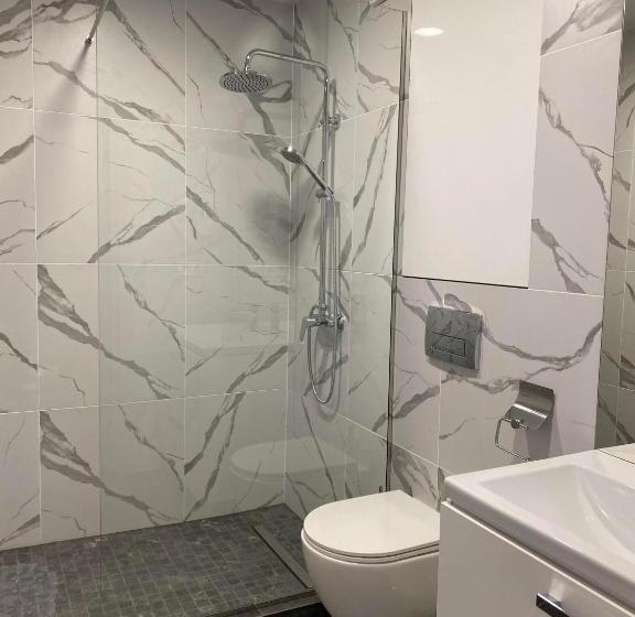 اتاق استاندارد با سرویس بهداشتی مشترک, Prestige Apartments Berezinka