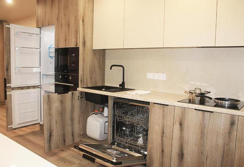 استودیوی استاندارد, Prestige Apartments Berezinka