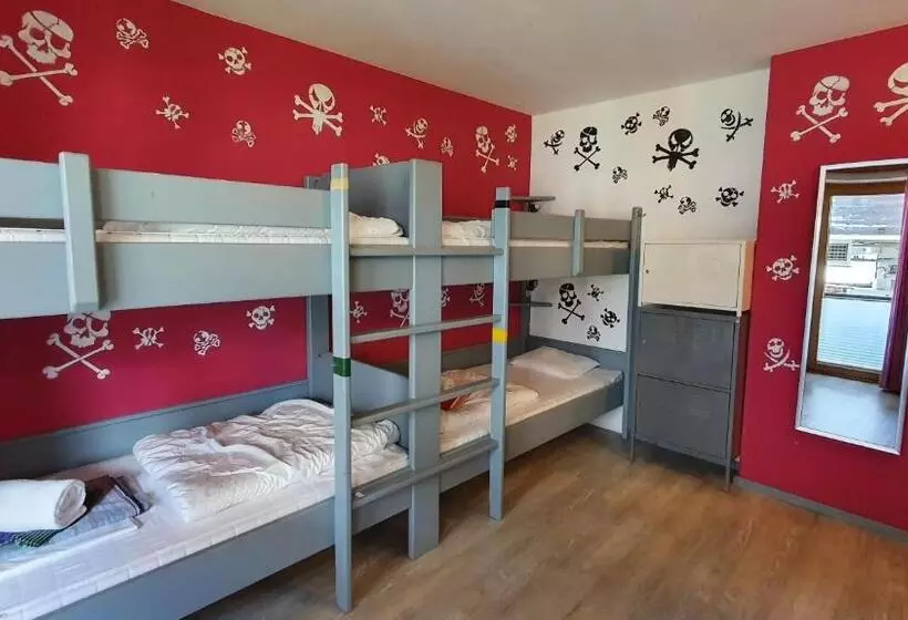 コンフォートルーム, Alpking Hostel