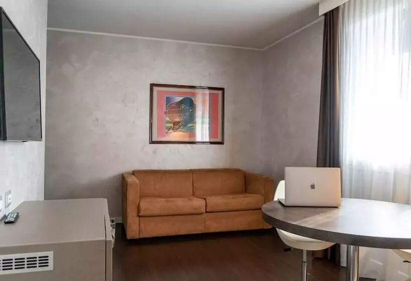 سوییت, Cavallo Hotel Noventa Di Piave