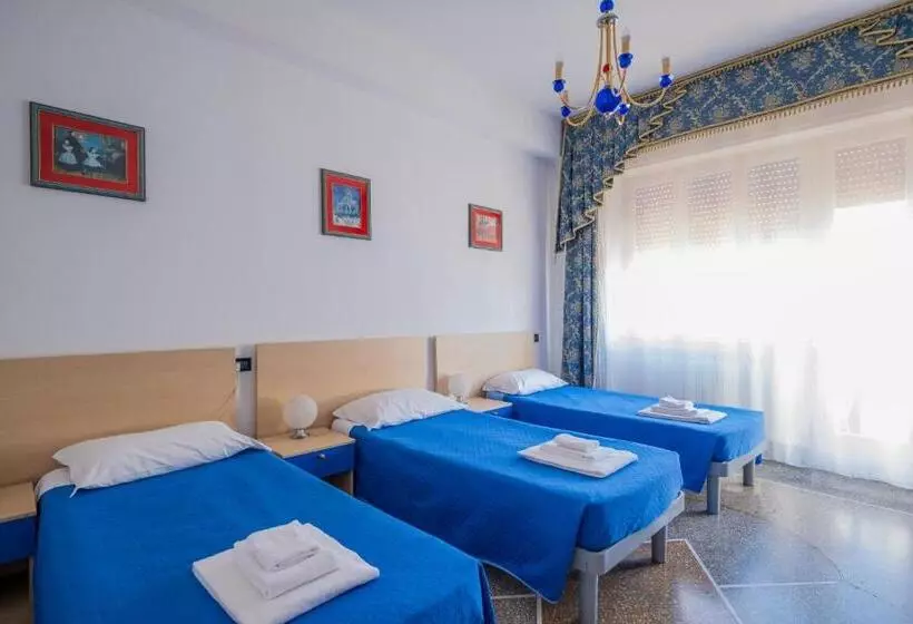 اتاق استاندارد سه تخته با سرویس بهداشتی مشترک, Bbc Christian Bed & Breakfast