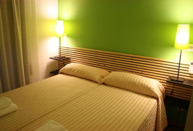 اتاق استاندارد با بالکن, Hostal La Lluna