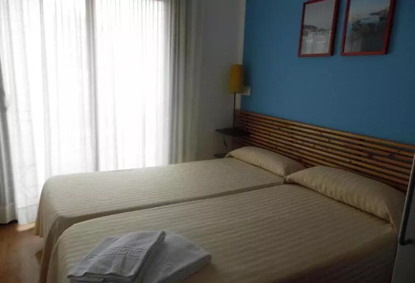 バルコニー付きスタンダードルーム, Hostal La Lluna