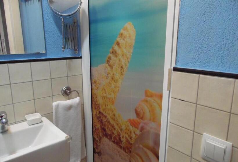 Номер Стандарт, Hostal La Lluna