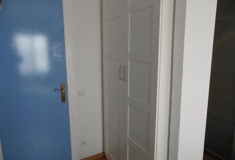 Номер Стандарт Трехместный, Hostal La Lluna