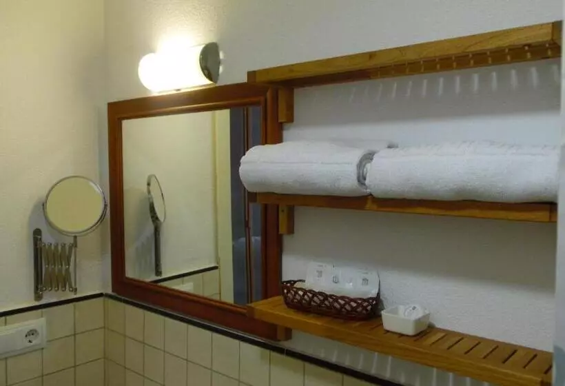 スタンダード４人部屋, Hostal La Lluna