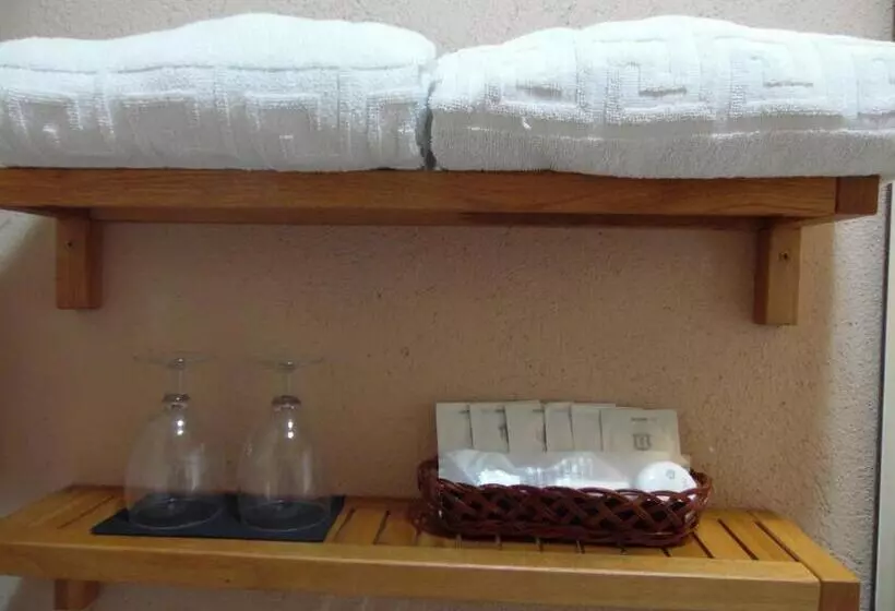 スタンダード４人部屋, Hostal La Lluna