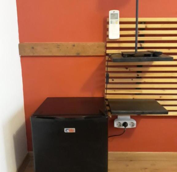 Четырехместный Номер Стандарт, Hostal La Lluna