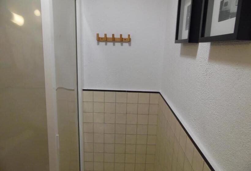 Четырехместный Номер Стандарт, Hostal La Lluna