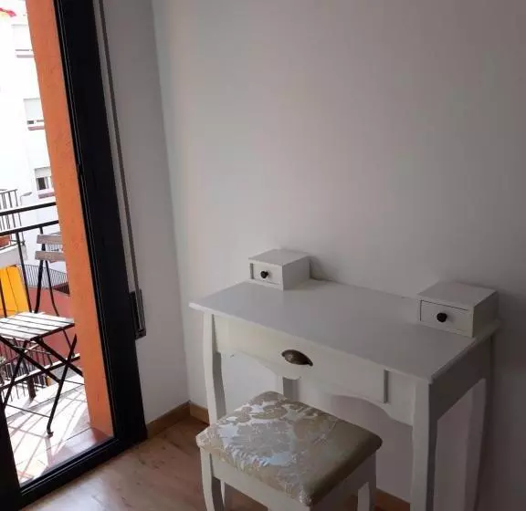 バルコニー付きシングルスタンダードルーム, Hostal La Lluna