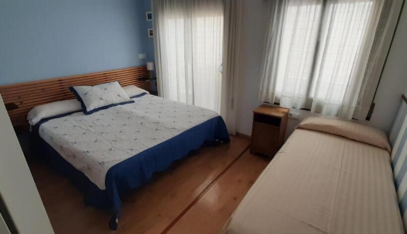 Номер Стандарт Трехместный, Hostal La Lluna