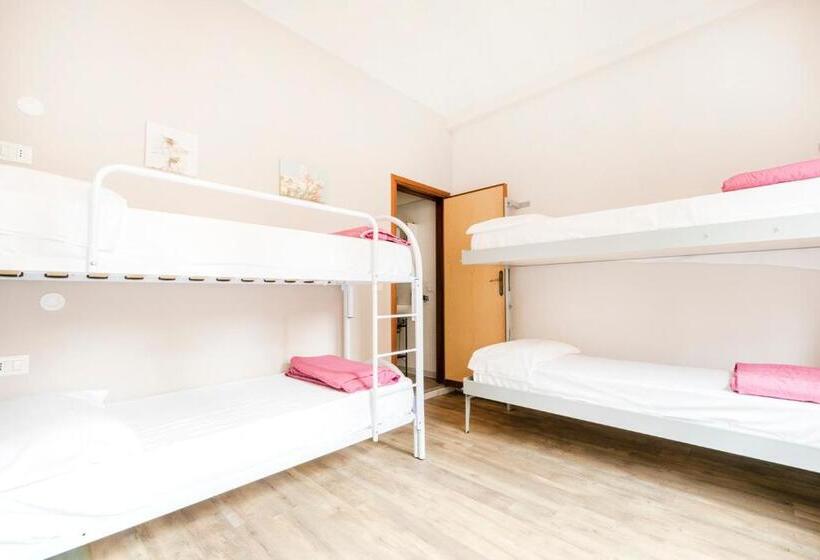 חדר סטנדרט לארבעה, Ostello Le Sirene