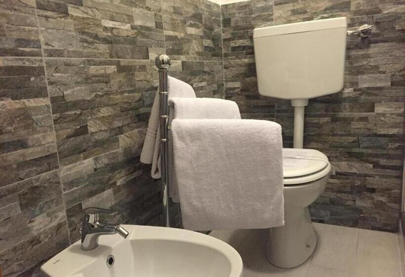 اتاق استاندارد چهار تخته, Aline