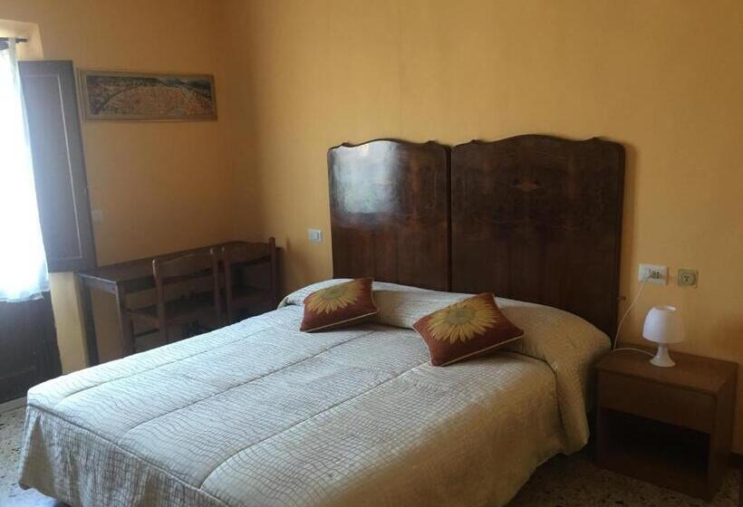 اتاق استاندارد با سرویس بهداشتی مشترک, Aline