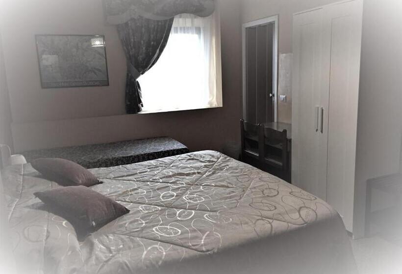 اتاق استاندارد سه نفره, Aline