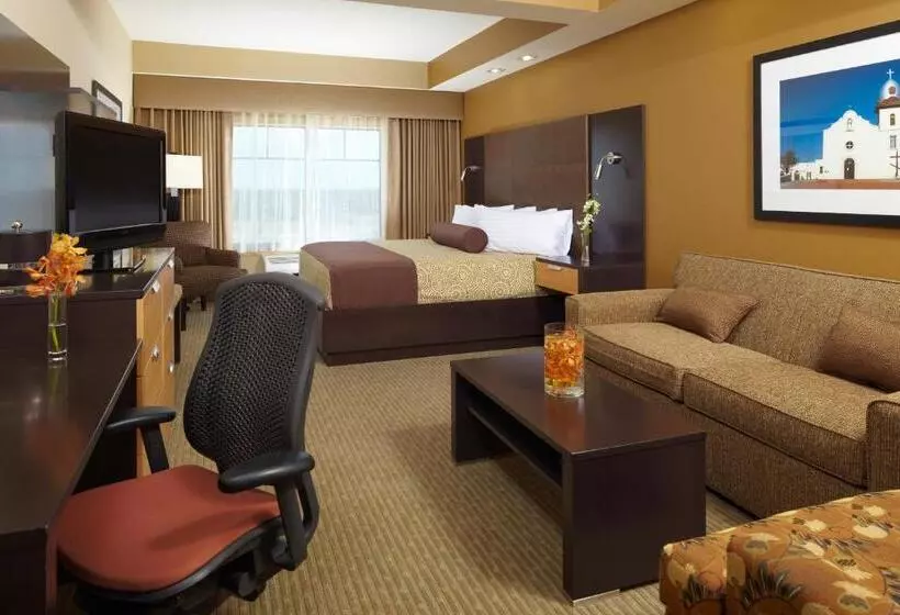 キングサイズベッドのスイートルーム, Best Western Premier Bryan College Station